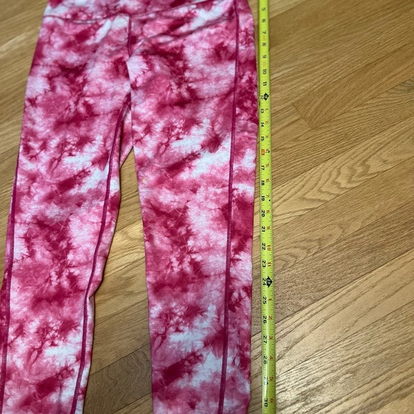 Ladies Size Medium Pro Player Red and White Tie-Dye Leggings GUC - Picture 4 of 6